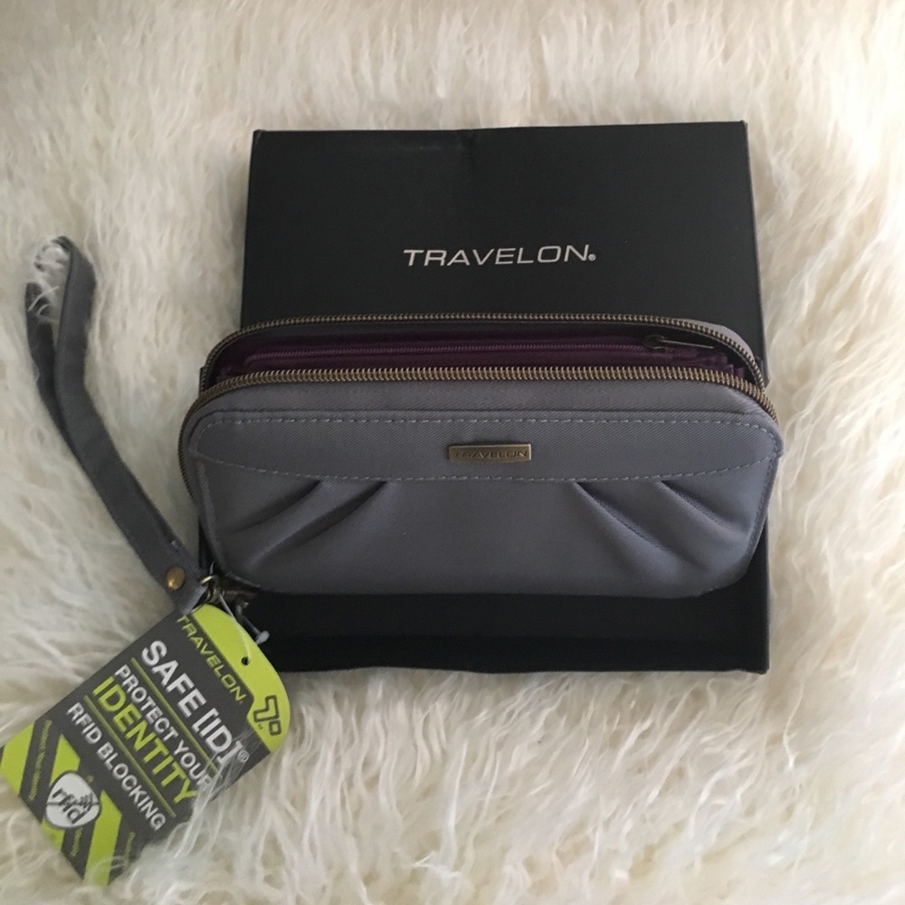 travelon gray wallet