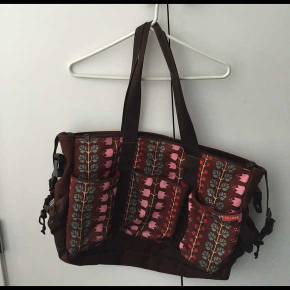 Skip hop extra large diaper bag! - Picture 2 of 4