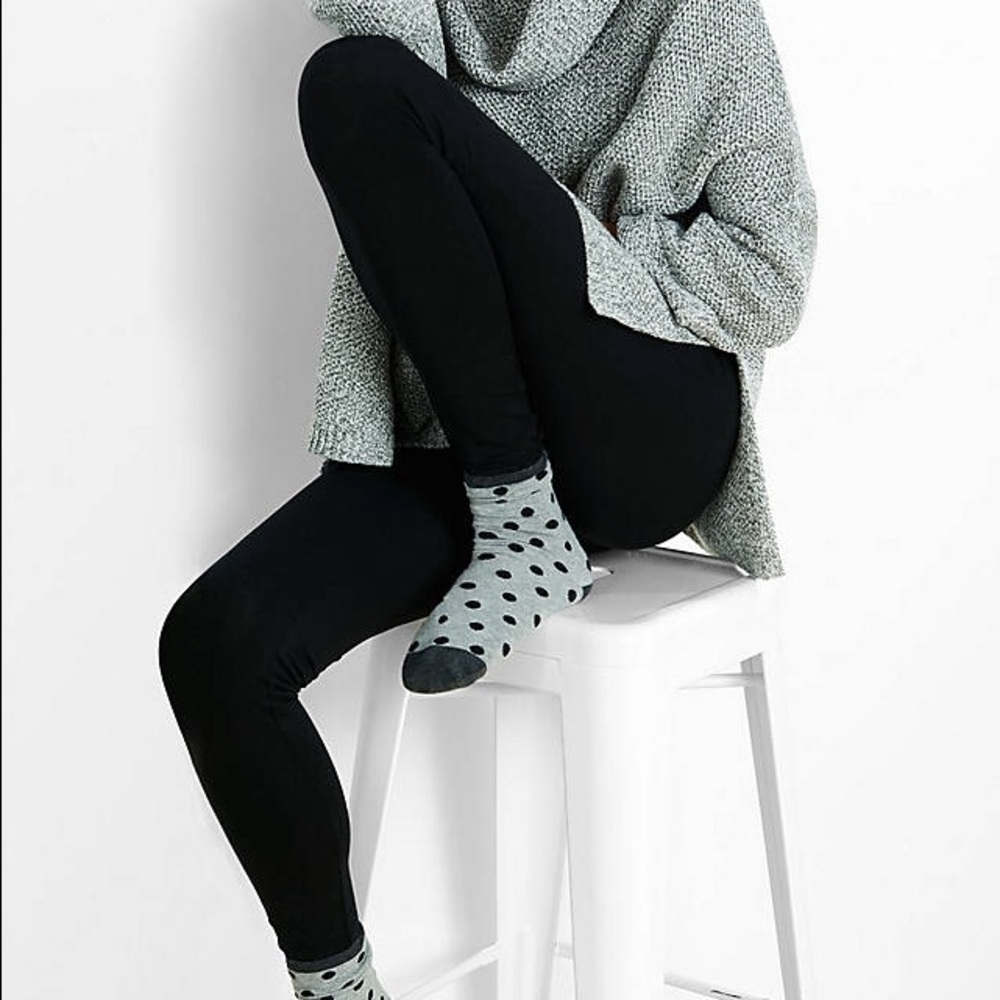 🎉 BEST SELLER 🎉 Black Ultra Soft Leggings - Picture 2 of 2