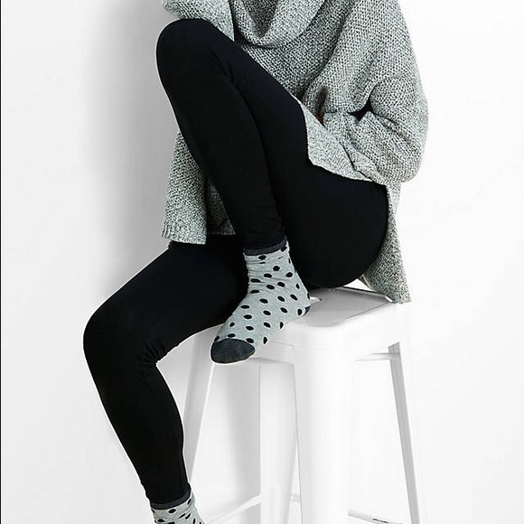 π BEST SELLER π Black Ultra Soft Leggings - Picture 2 of 2