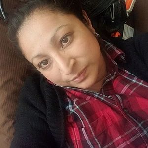 Meet your Posher, Maura