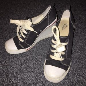 Wedge sneakers