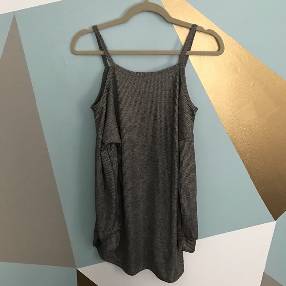 Open shoulder metallic grey top - Picture 3 of 5