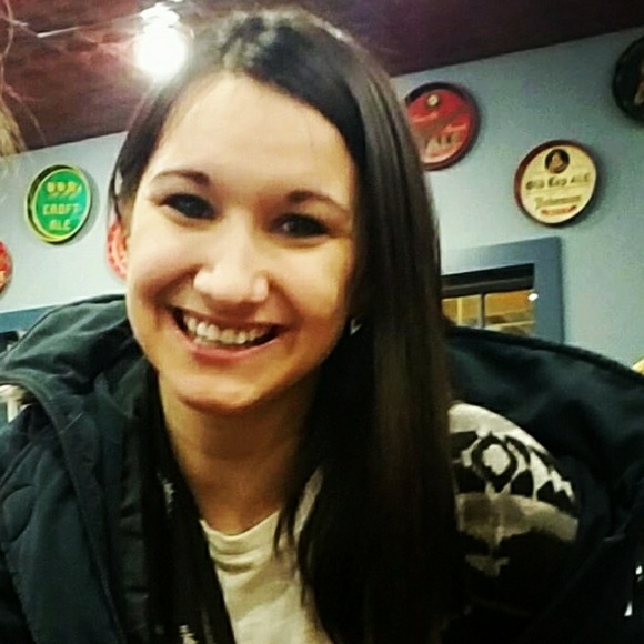 Meet your Posher, Alexandra - Picture 1 of 1