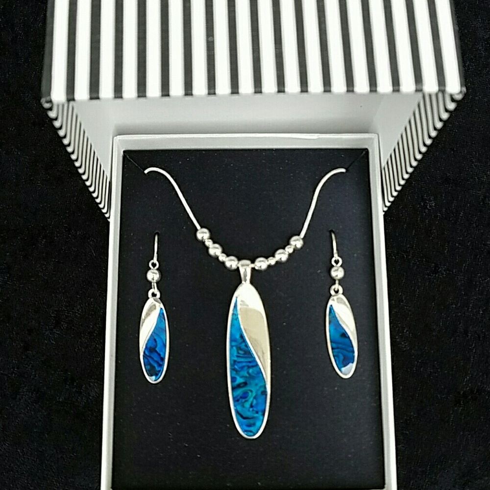 **SOLD**      Blue &Silver Necklace w Earrings NWT
