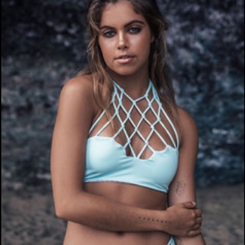 NWT San Lorenzo Floral neck interlace Bikini Top!