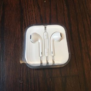Apple headphones.