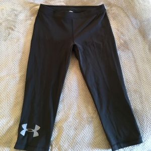 Under Armour black legging capris
