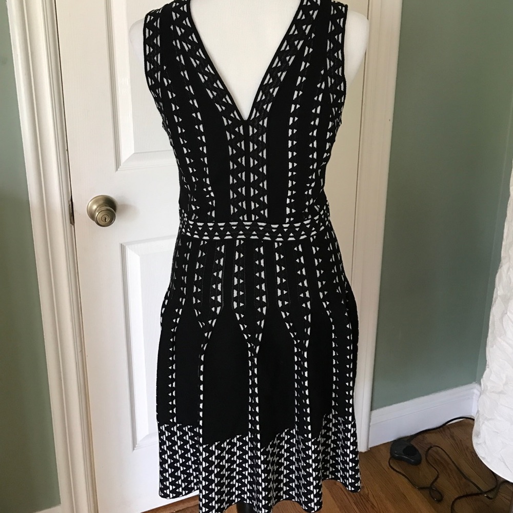 M Missoni Black White Triangle 46 NWOT $995