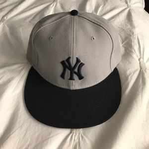 49FIFTY FITTED NEW ERA Sz 7 3/8 Yankee