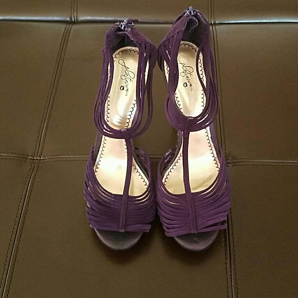 Supercute Purple suede heels - NWT!
