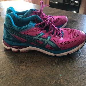 Asics 8.5 running shoes