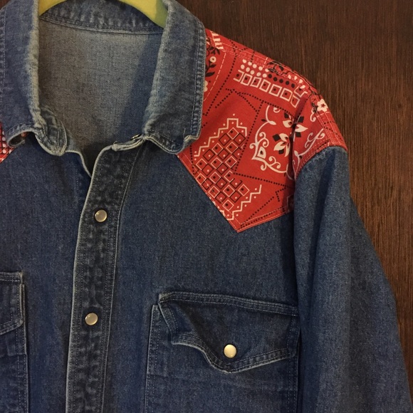 tDONATING denim & red VTG accent top - Picture 2 of 3