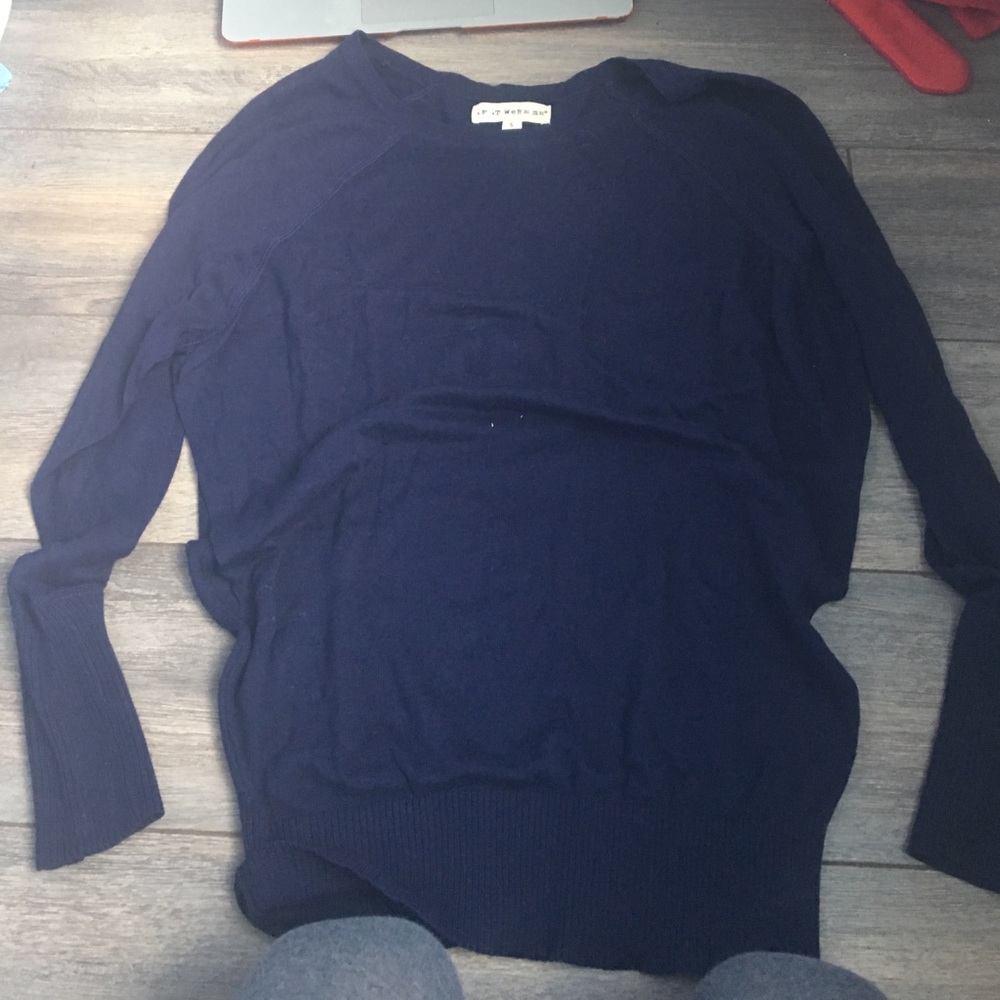 Long Sleeve with buttons on the back. super cute!