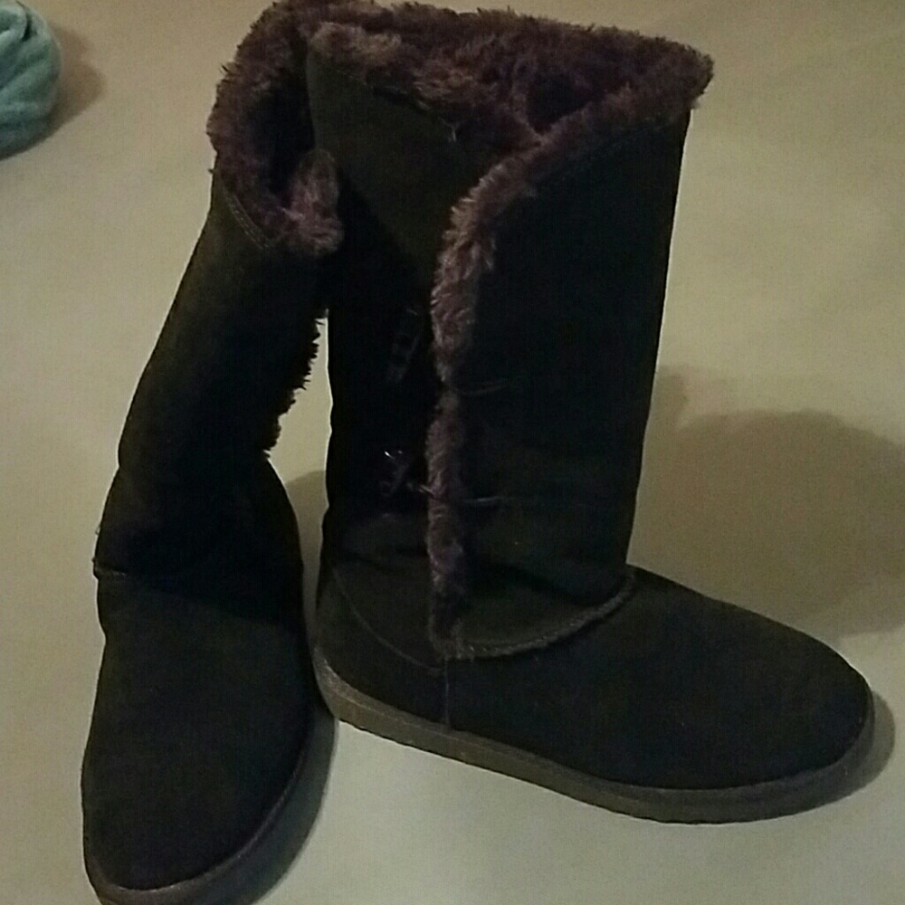 Black boots