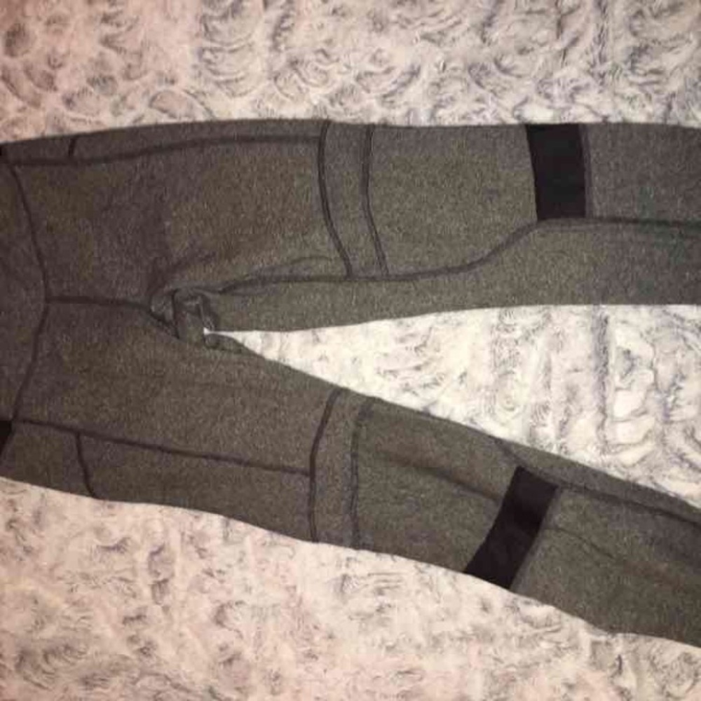 Lululemon yoga pants
