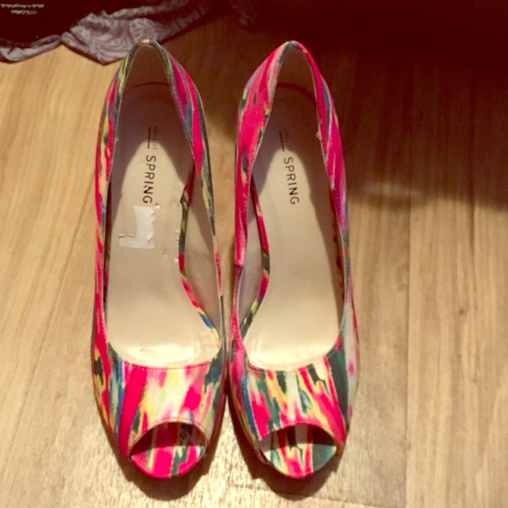Multicolored heel