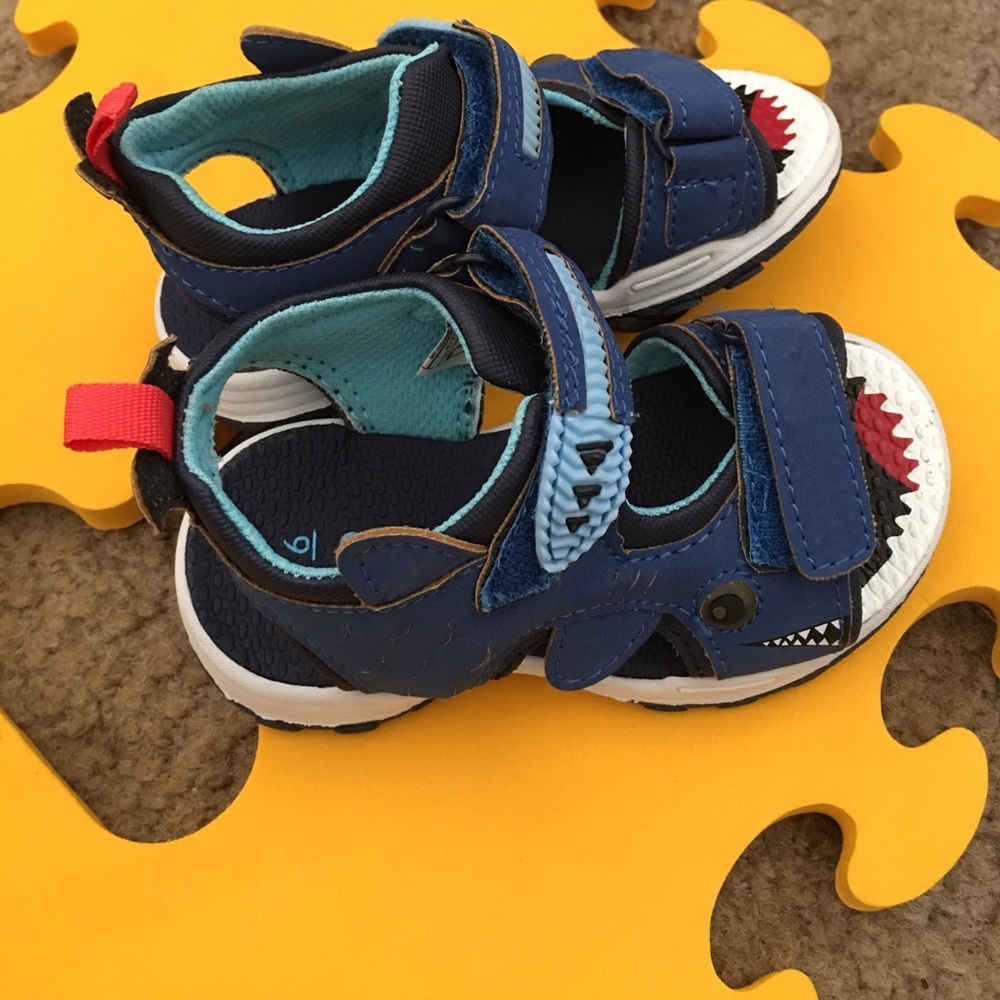 Carters like new toddler sandals