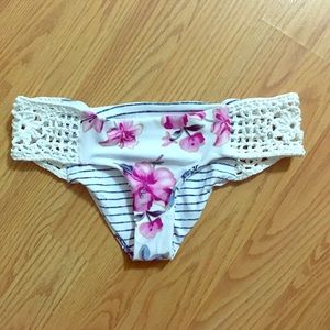 Frankie's bikinis bottoms