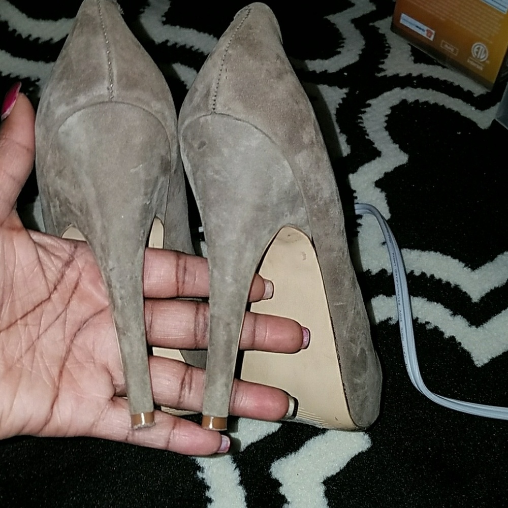 Shoes - Picture 3 of 4