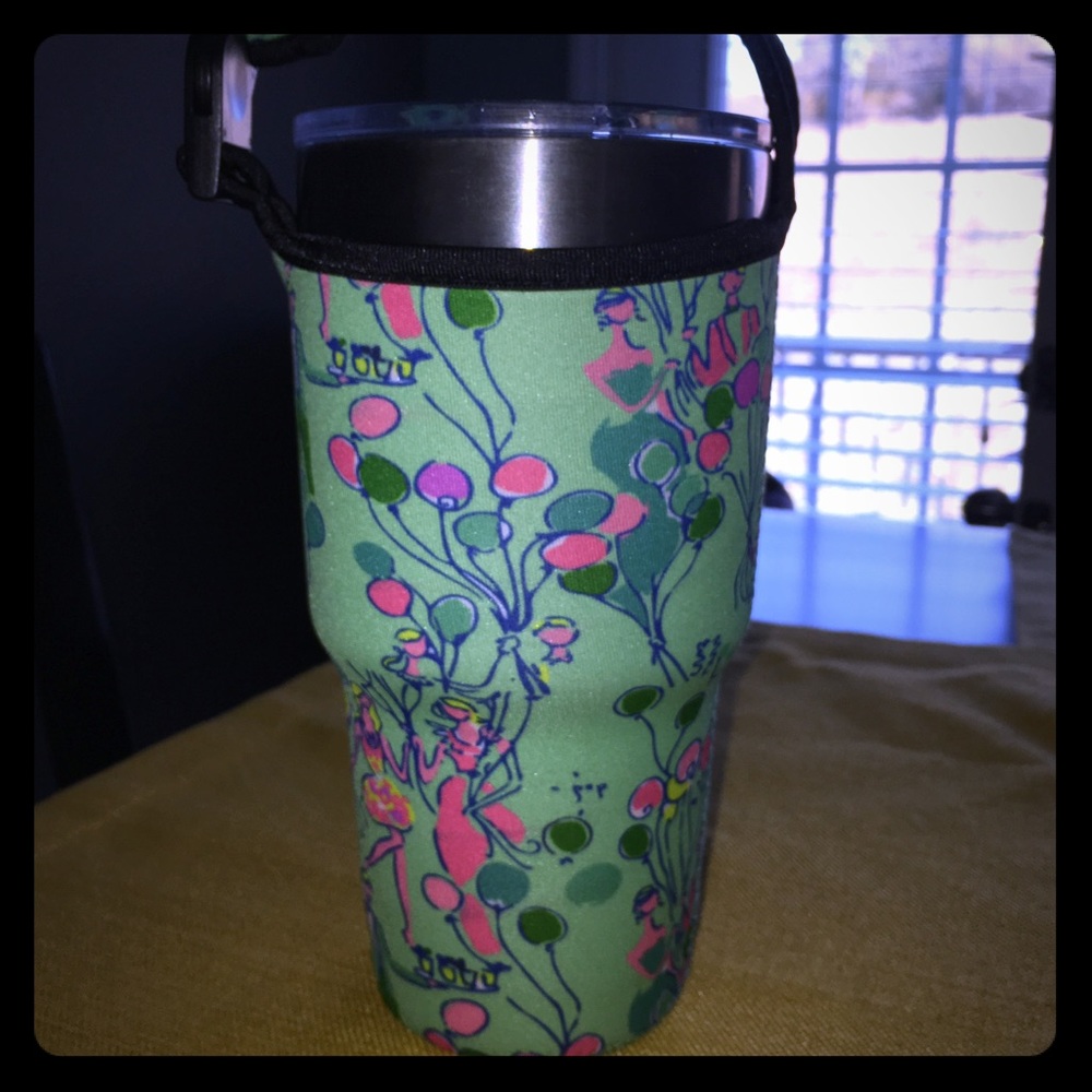 Lilly pulitzer "pop" neoprene 30oz. Yeti holder
