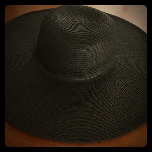 Floppy black beach hat