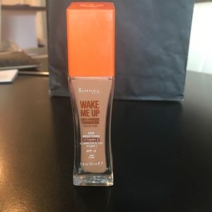 SOLD IN EBAYRimmel wake me up foundation