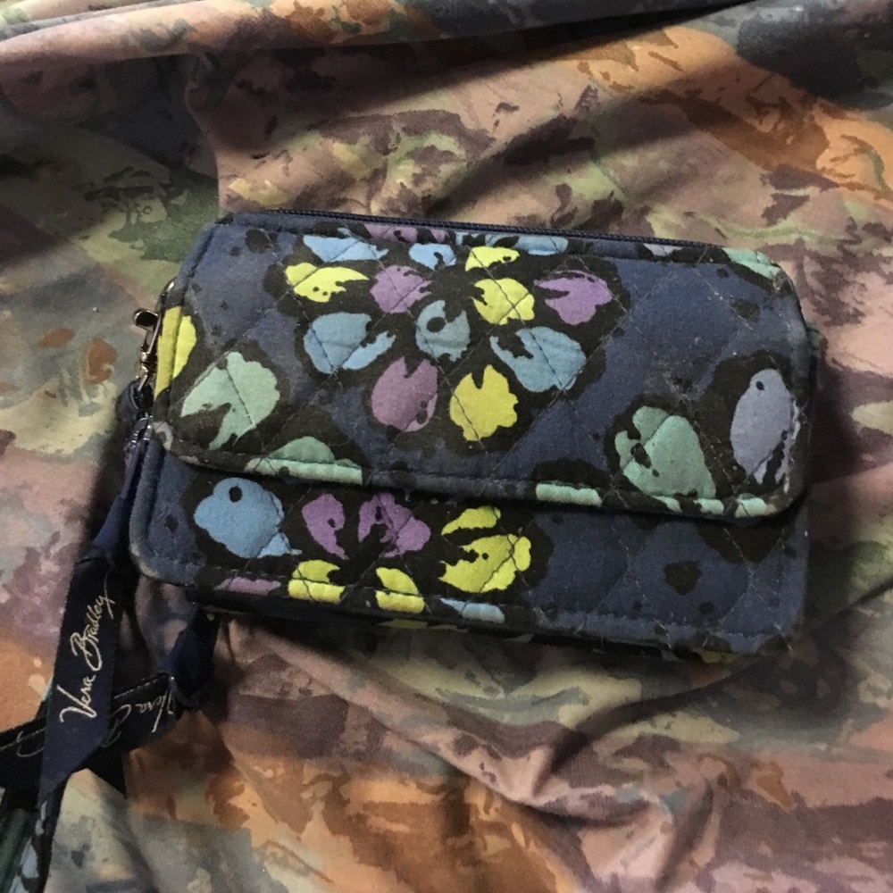 vera bradly clutch