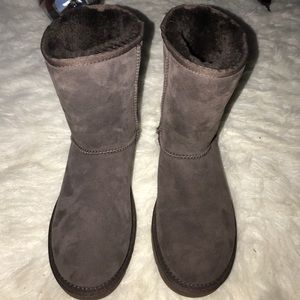 Brand new never worn uggs