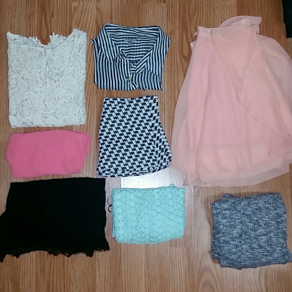 ❌SOLD❌ $12 BUNDLE FOR SIZE SMALL