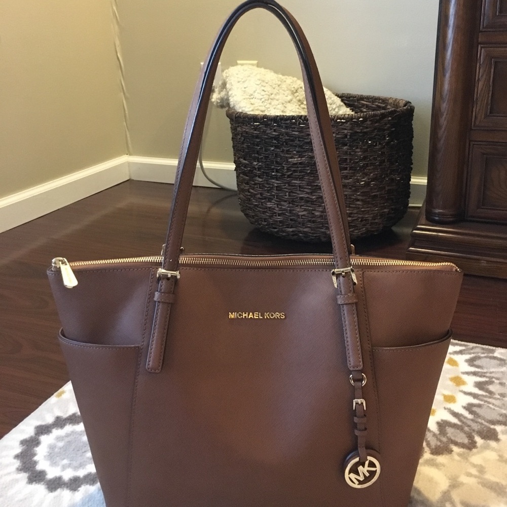 Michael Kors Large Jet Set Bag in Luggage