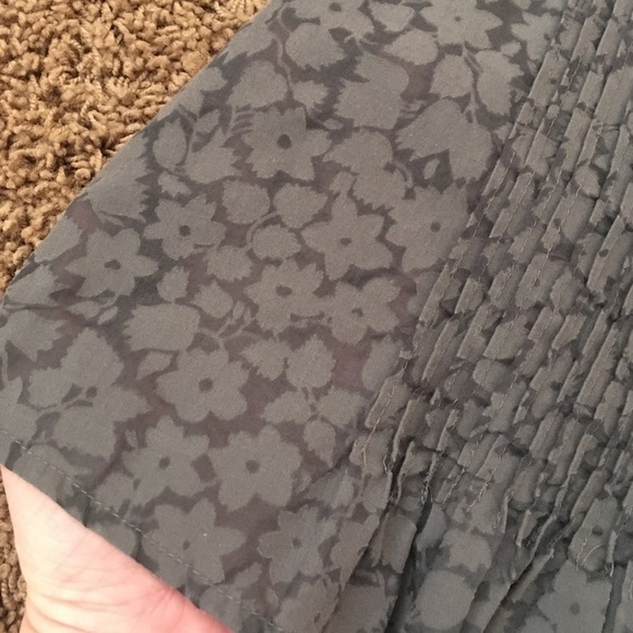 The Limited gray sheer top - S - Picture 5 of 8