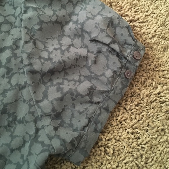 The Limited gray sheer top - S - Picture 7 of 8