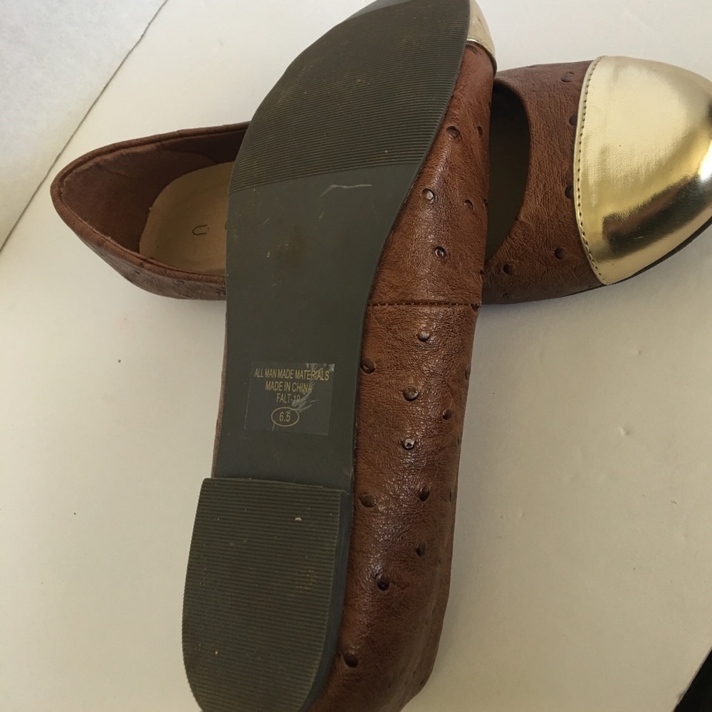 C label flats faux ostrich gold toe - Picture 3 of 3