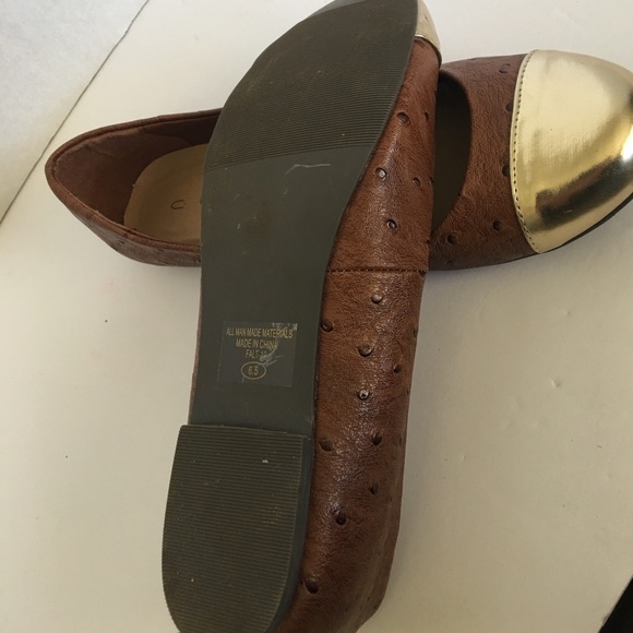 C label flats faux ostrich gold toe - Picture 3 of 3