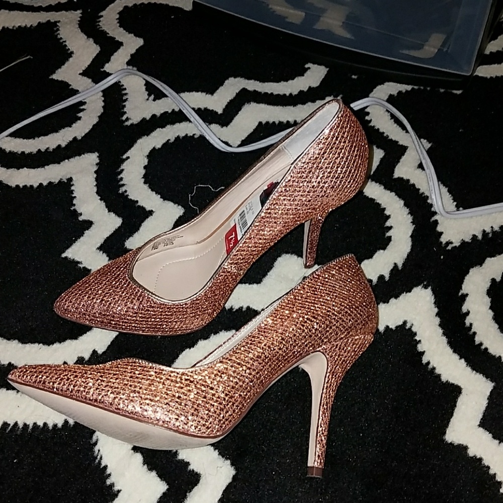Shoes - Picture 3 of 3
