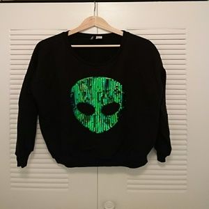 Black sweater with sequin alien ?? head, L