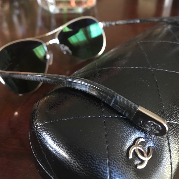 Chanel Aviator - Picture 2 of 4