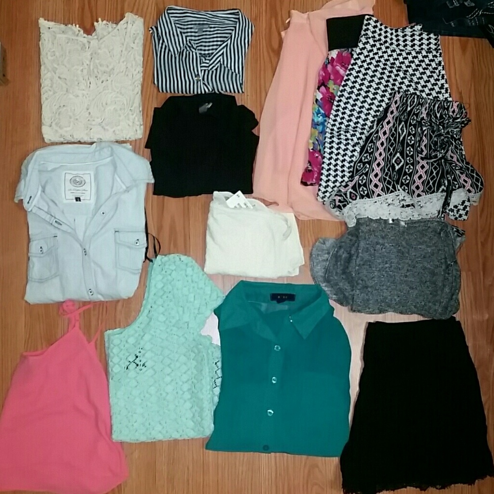 ❌ SOLD ❌ $20 BUNDLE FOR SIZE SMALL