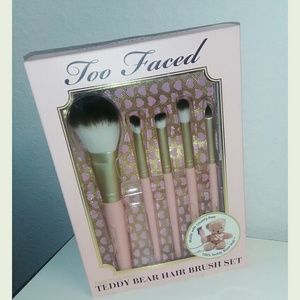Too Faced Teddy Bear Brush Set