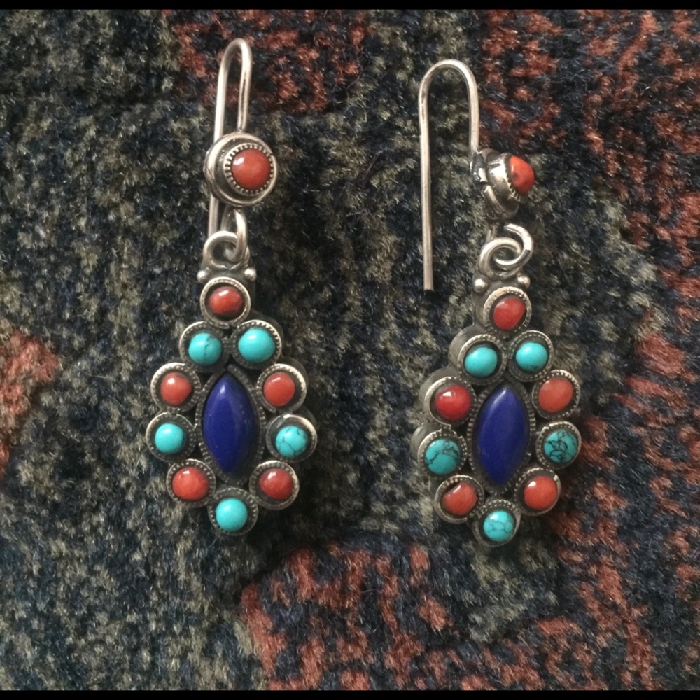 Silver ear ring. - Picture 3 of 3