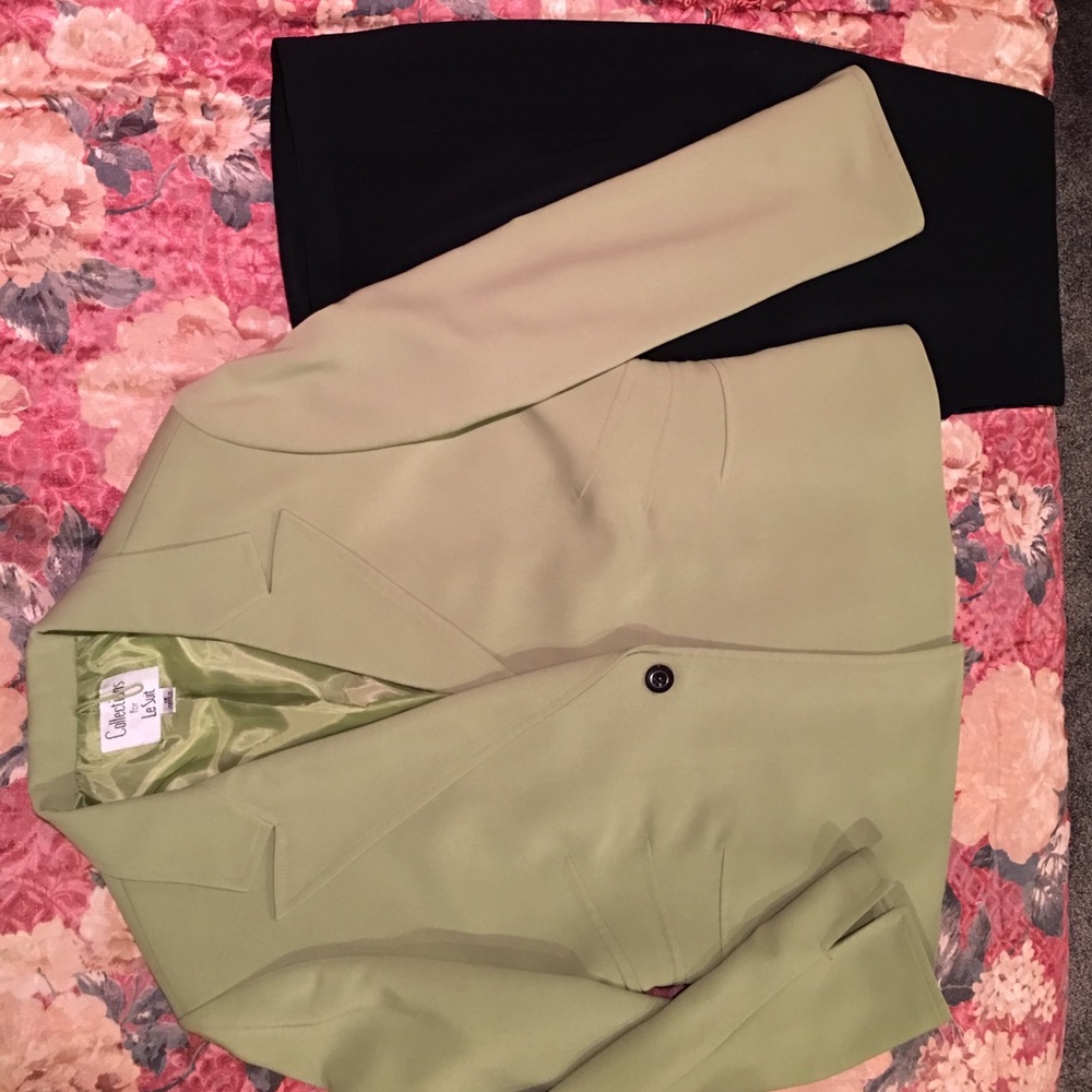 Le Suit 2 piece silk lined pant suit.