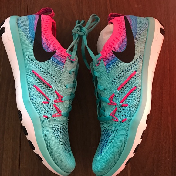 Nike Shoes - PRICE DROP👇Women's Nike Free Tr Focus Flyknit