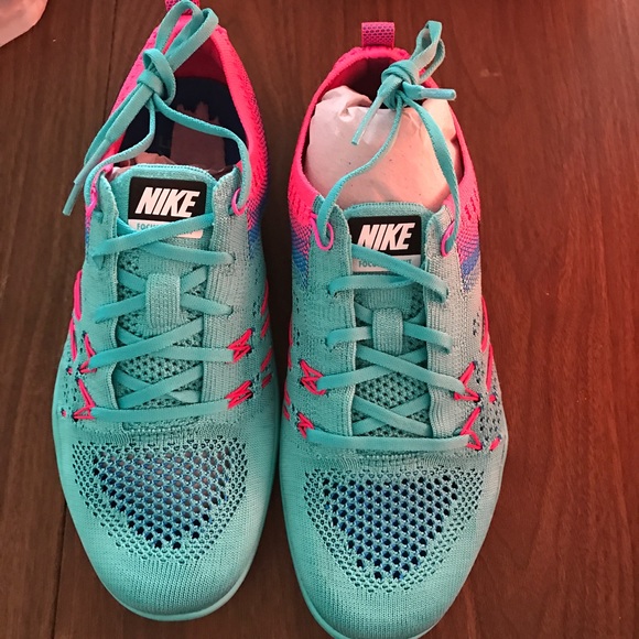 PRICE DROP👇Women's Nike Free Tr Focus Flyknit - Picture 2 of 4