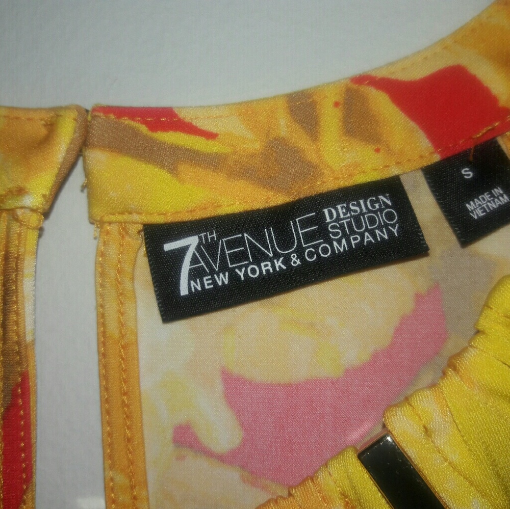 Blouse - Picture 2 of 2