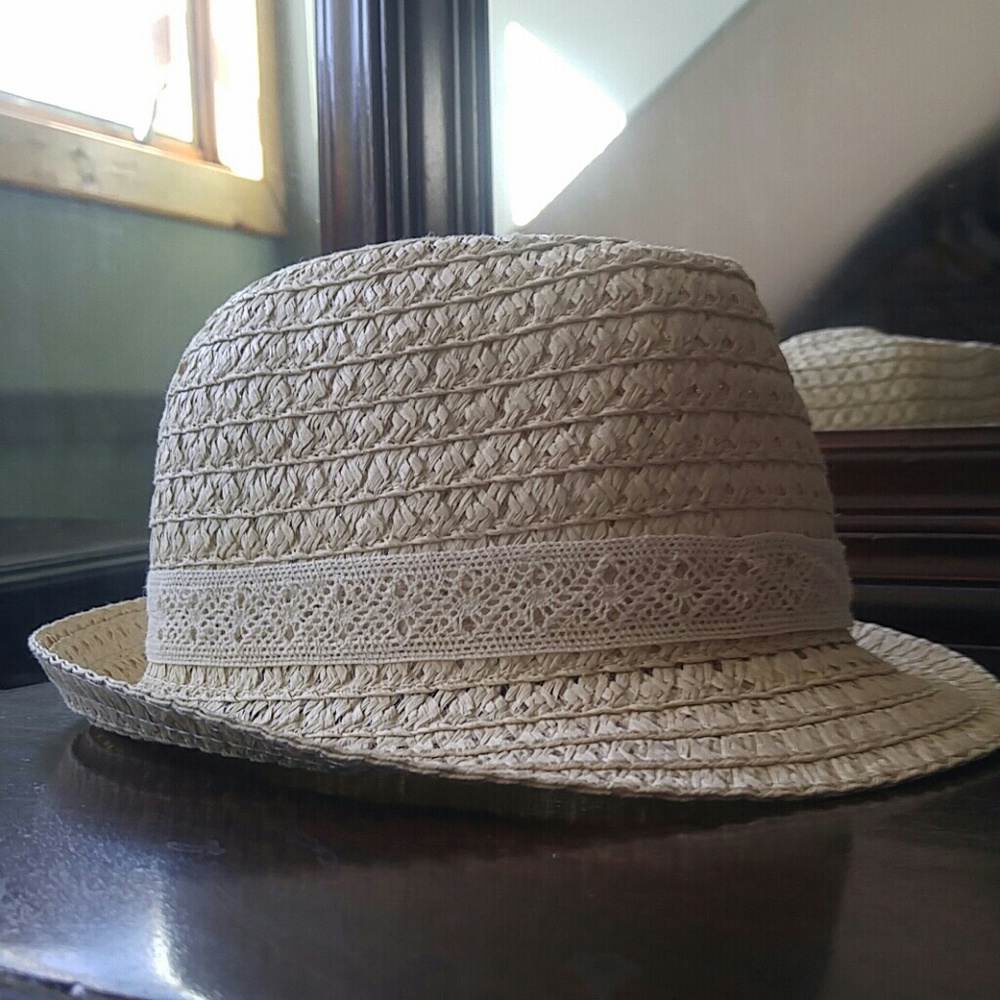 ☀☀☀ Fedora w/ Lace band ☀☀☀