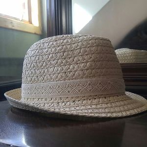 ☀☀☀ Fedora w/ Lace band ☀☀☀