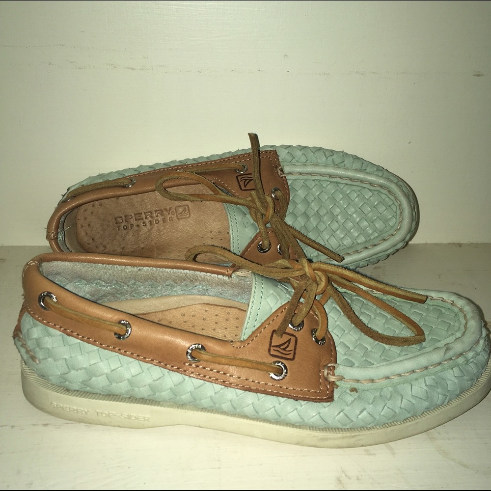Blue cross knit sperrys