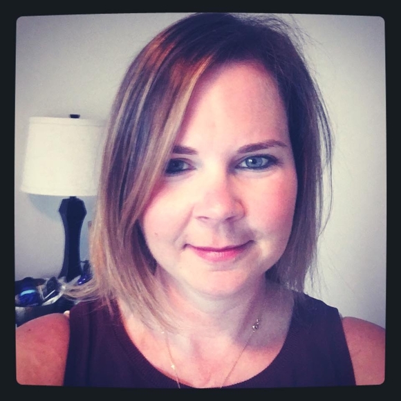 Meet your Posher, Tracy - Picture 1 of 1