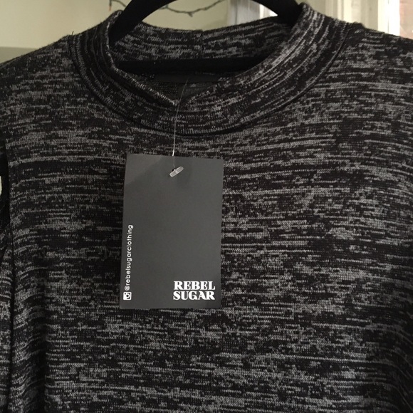 Heather gray cold shoulder top, high collar - Picture 3 of 5